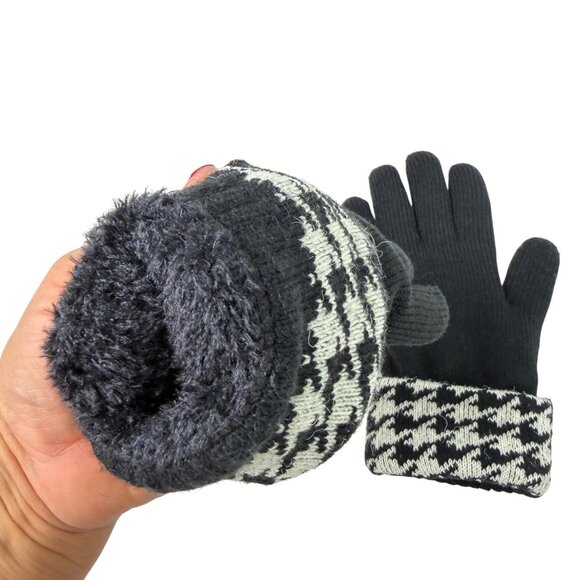 Women’s Black Knit Gloves with Houndstooth Cuffs – Fleece Lined - Picture 4 of 5